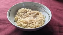 cooked Huafeng Instant Noodle Chicken Flavour Noodles